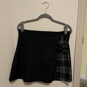 🖤 Edgy Meets Cute – ROMWE Skirt from Hot Topic 🖤